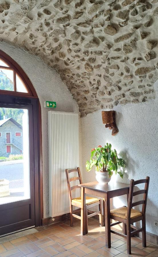 Auberge Du Glandon Saint-Colomban-des-Villards Eksteriør billede